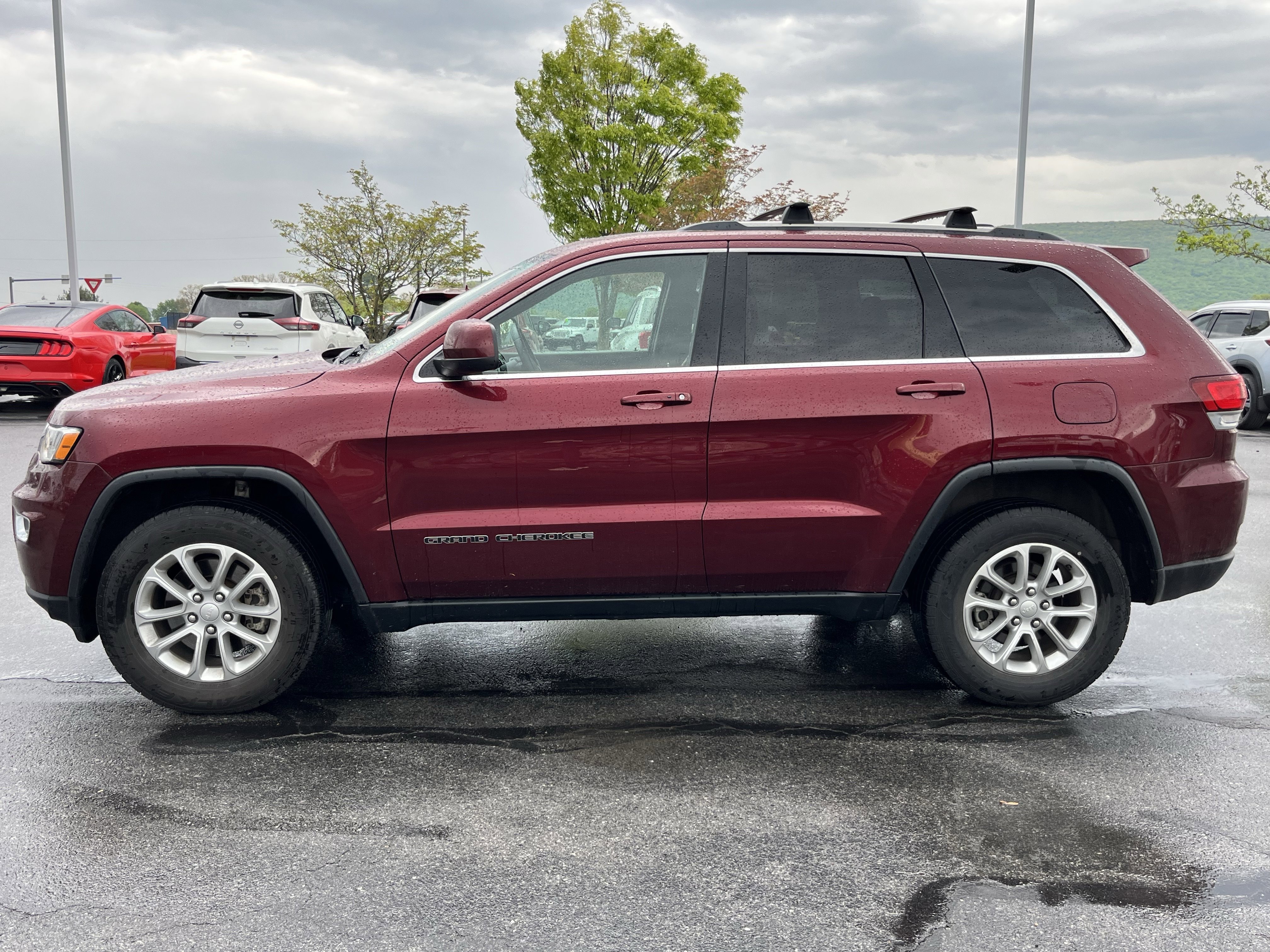 Used 2021 Jeep Grand Cherokee Laredo X AWD/4WD image 10