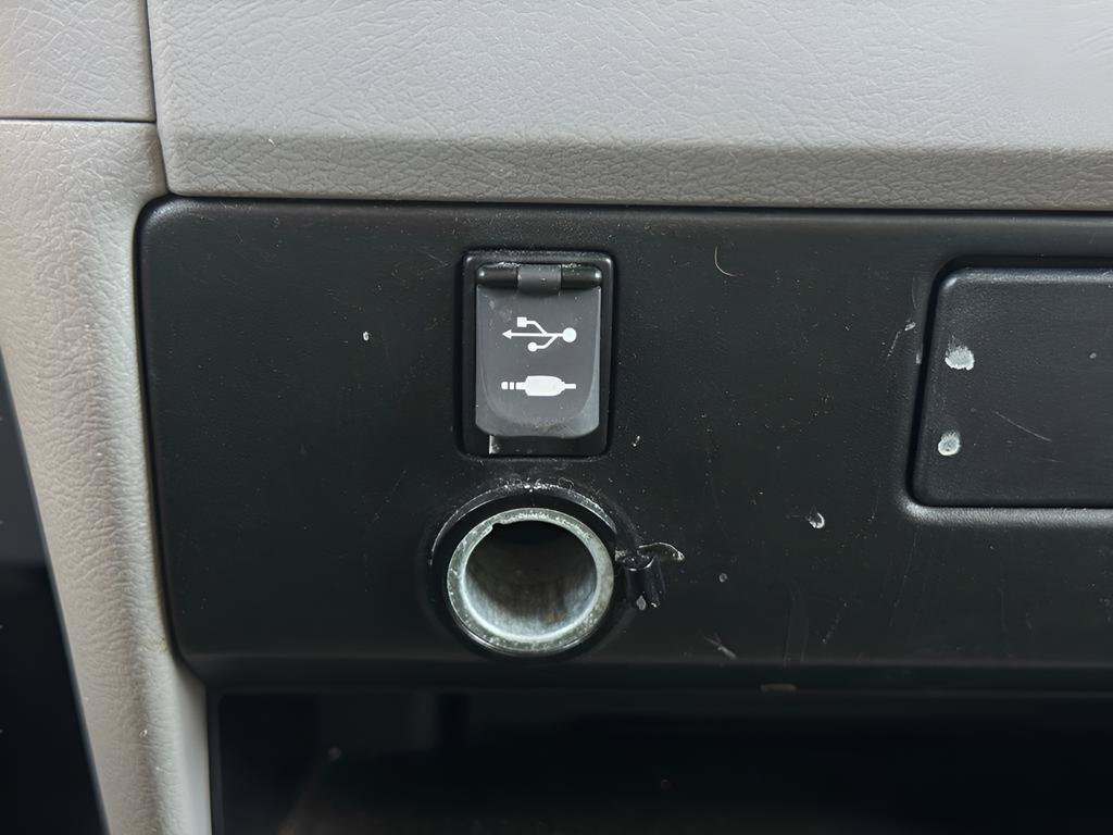 Used 2016 Toyota Sienna LE FWD image 30