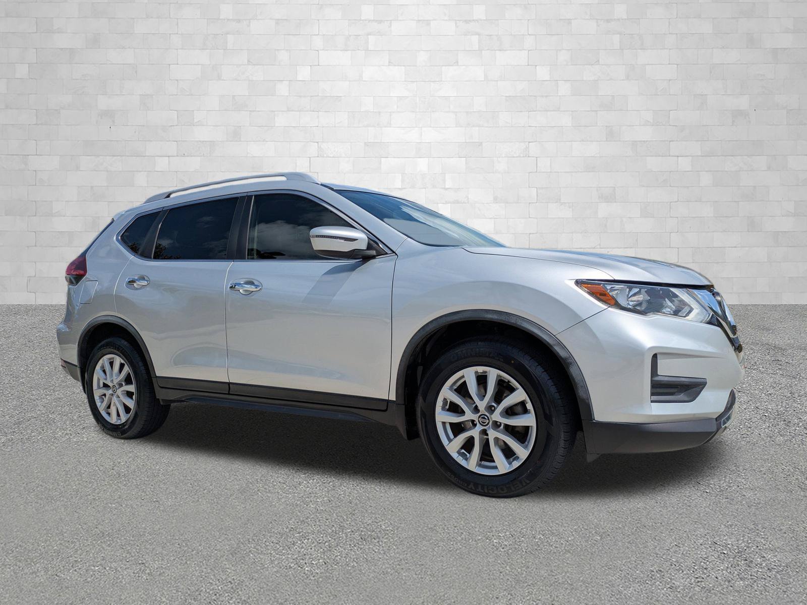 Used 2018 Nissan Rogue SV