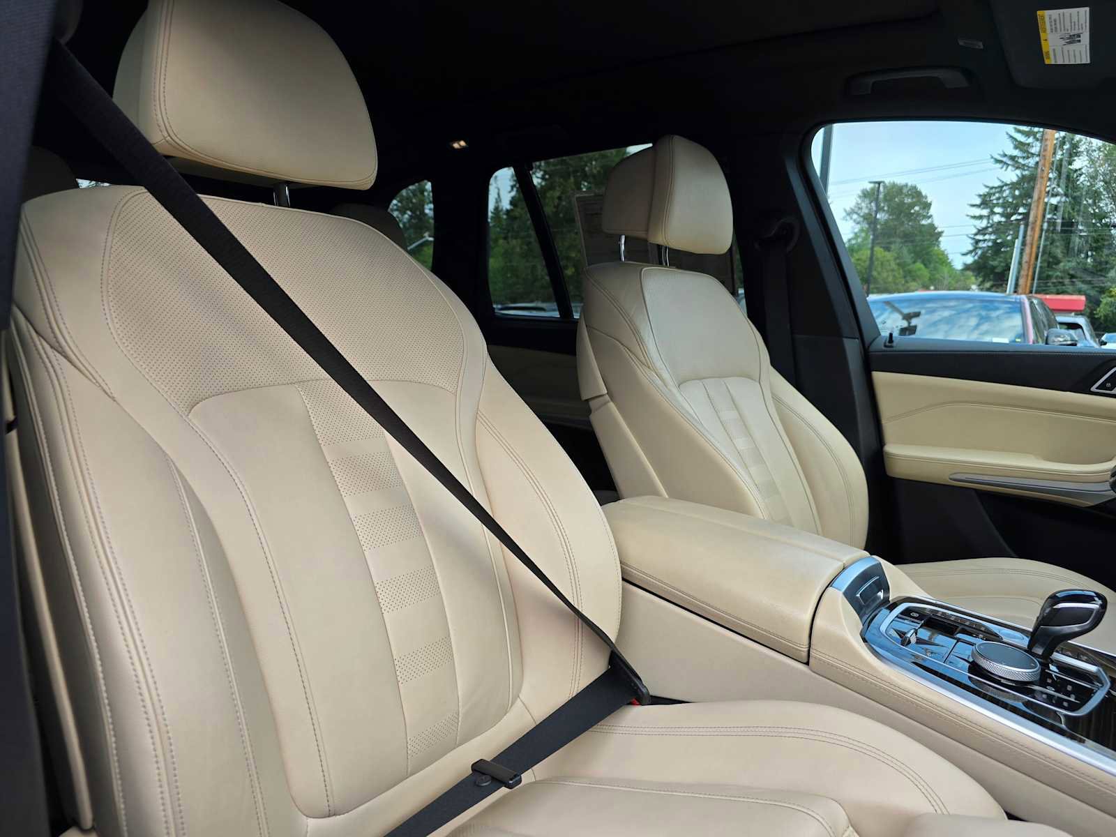 Used 2021 BMW X5 xDrive45e w/ Premium Package image 11