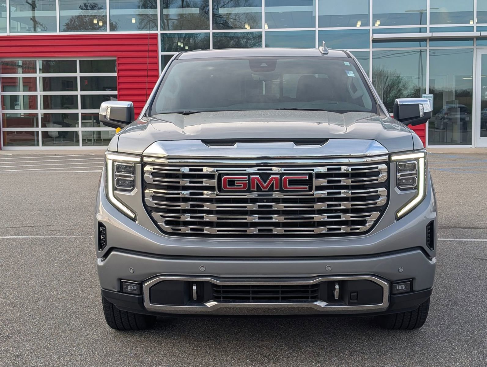 Used 2023 GMC Sierra 1500 Denali w/ Denali Reserve Package AWD/4WD image 2