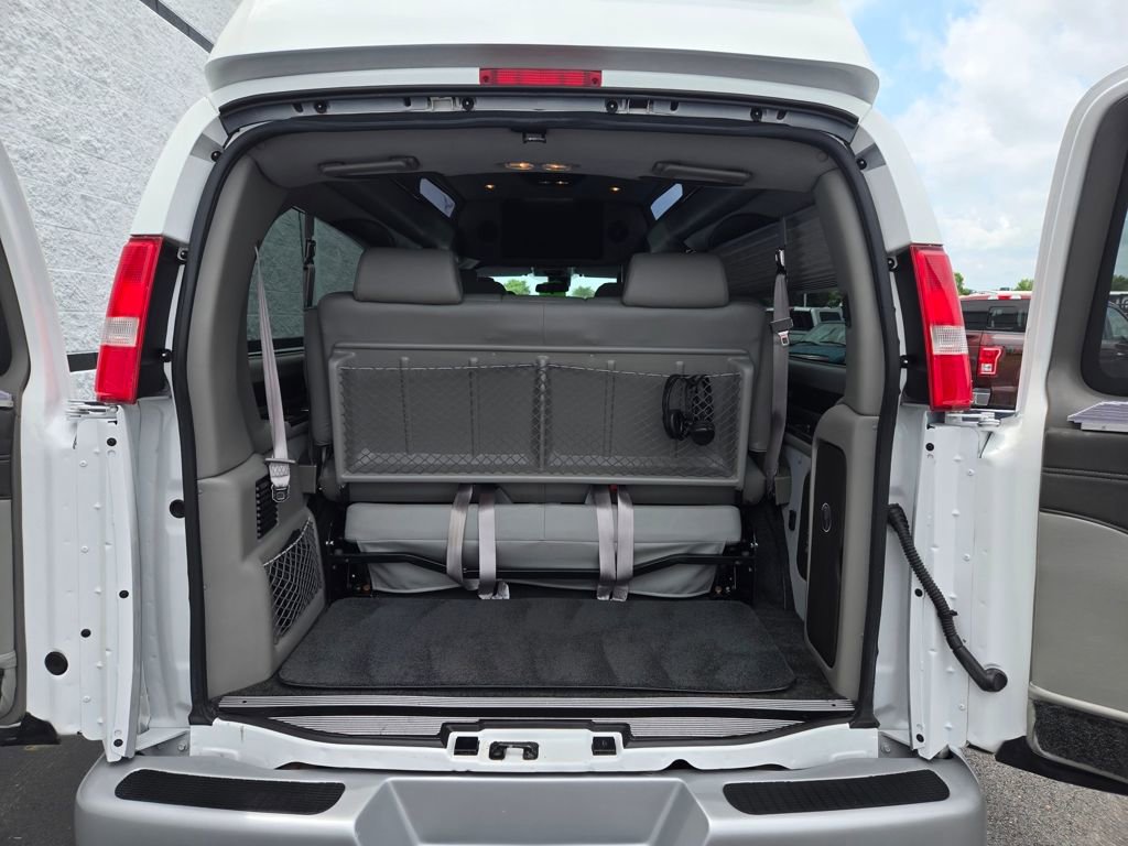 Used 2019 GMC Savana 2500 Extended w/ Enhanced Convenience Package image 6