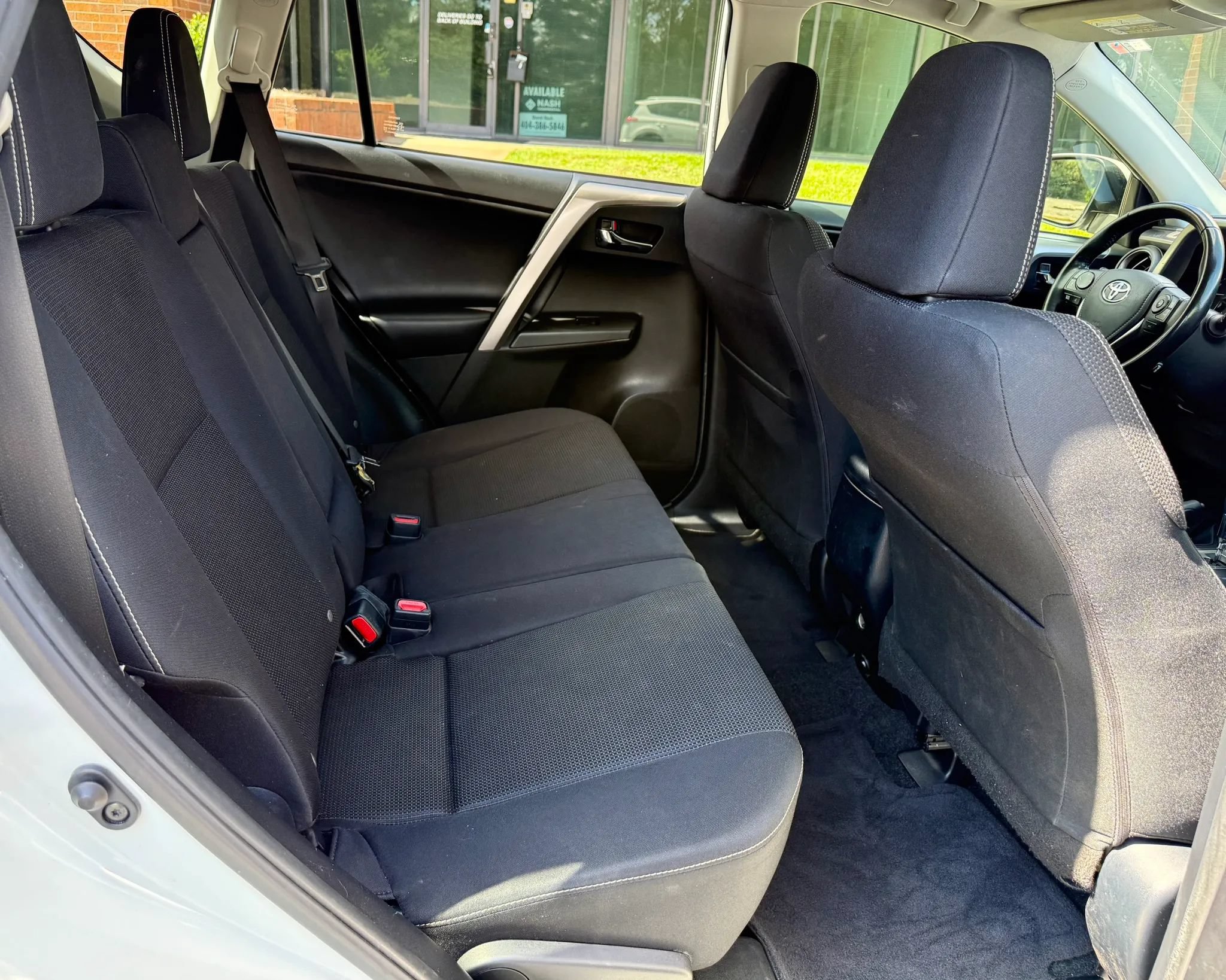 Used 2018 Toyota RAV4 XLE FWD image 22