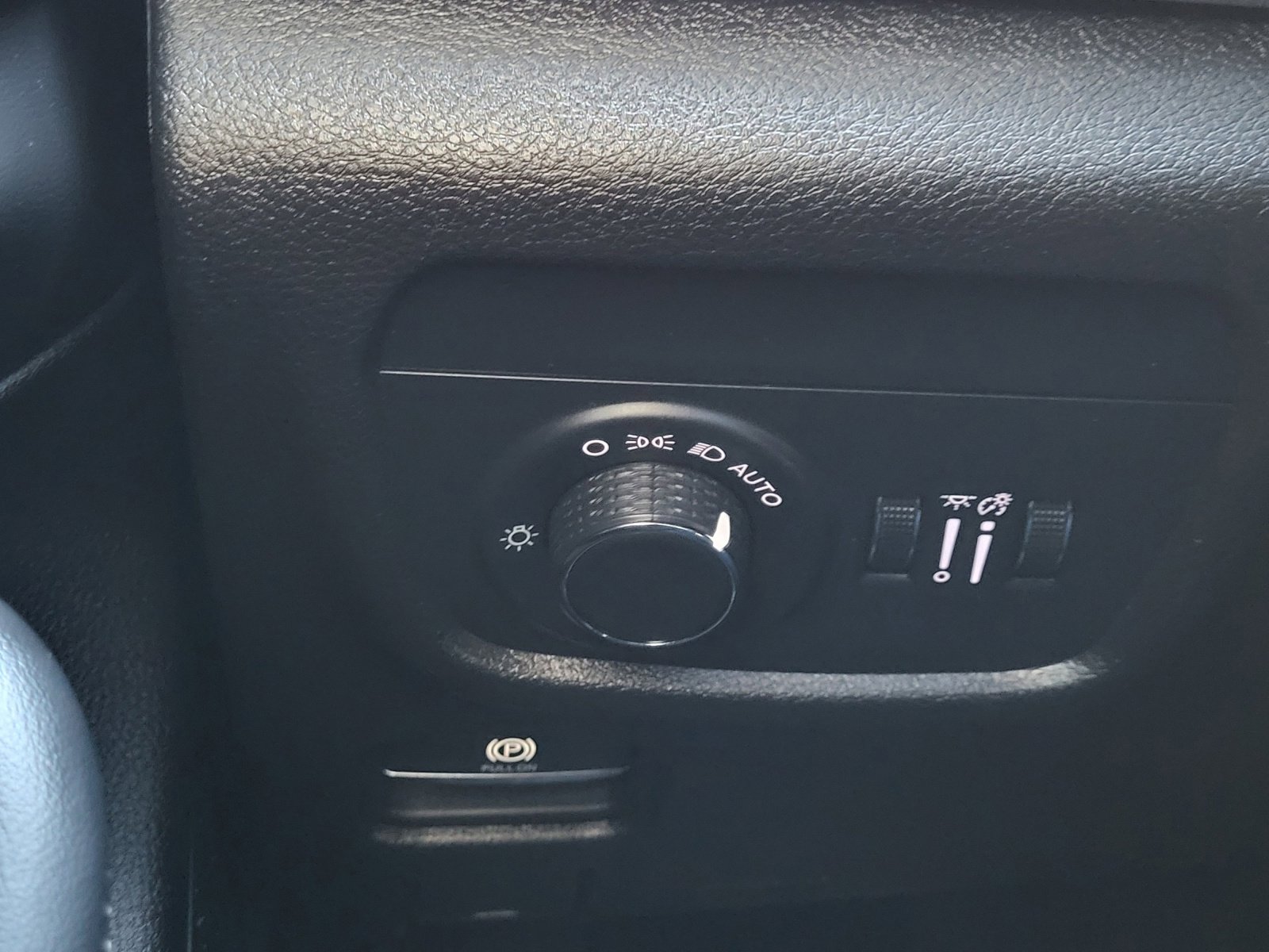 Used 2024 Jeep Grand Cherokee Laredo X w/ Luxury Tech Group I image 35