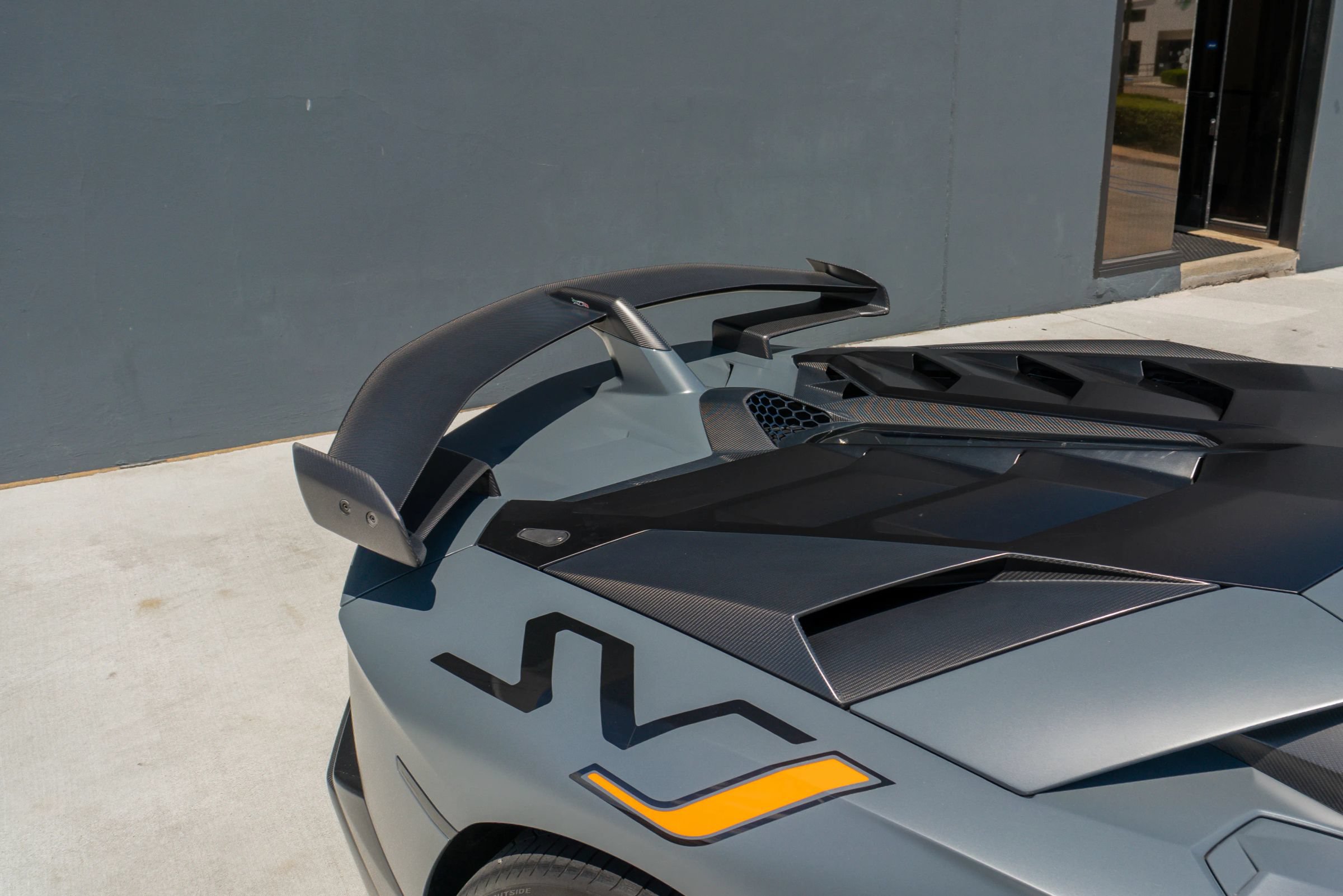 Used 2019 Lamborghini Aventador SVJ AWD/4WD image 36