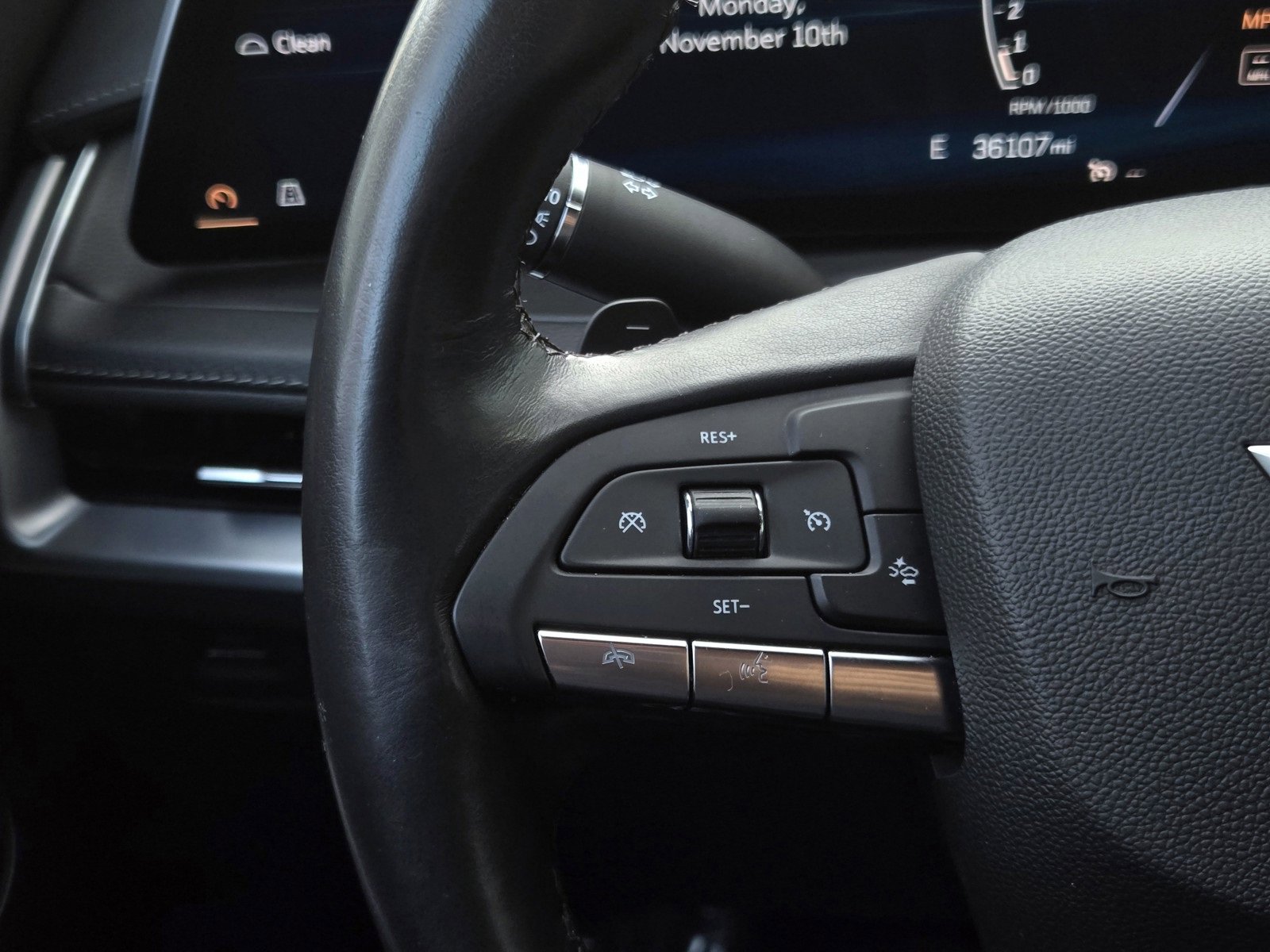 Used 2024 Cadillac XT4 Premium Luxury image 21