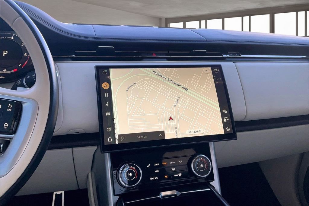 Used 2023 Land Rover Range Rover Autobiography image 6