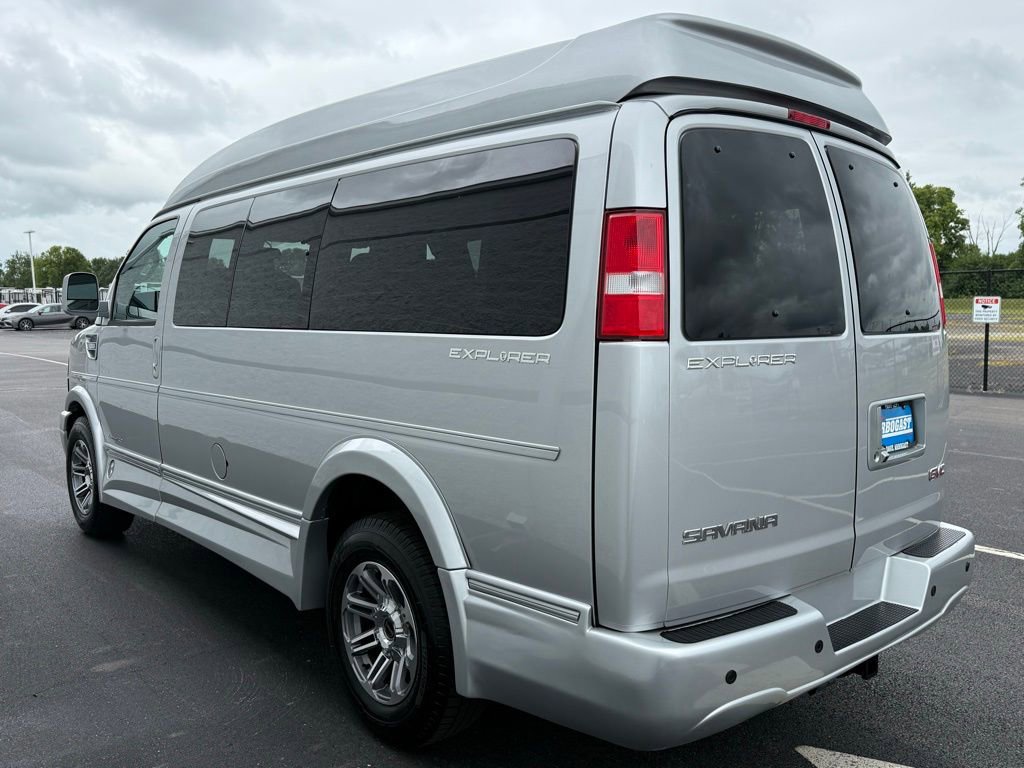 Used 2023 GMC Savana 2500 image 9