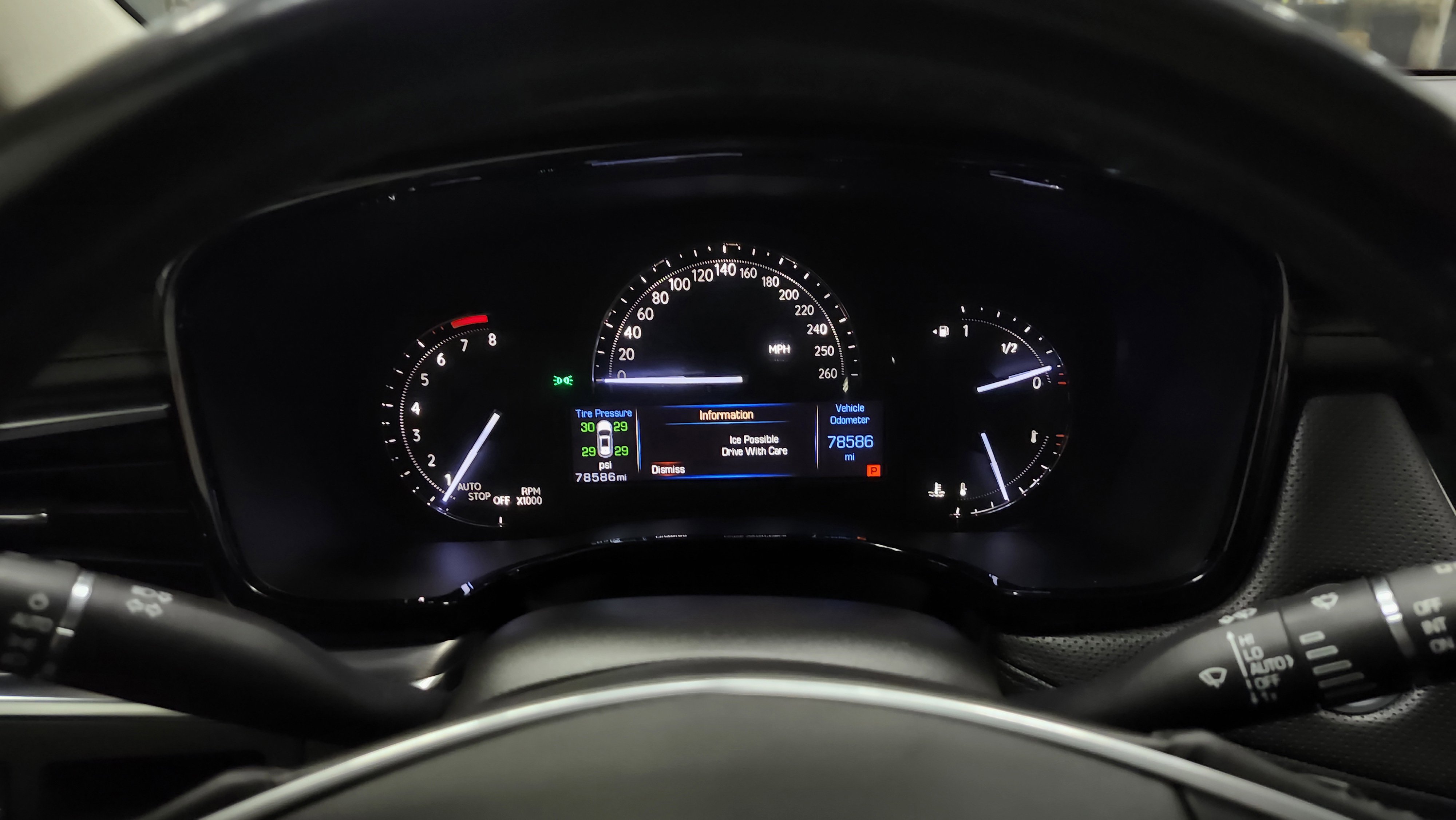 Used 2017 Cadillac XT5 Luxury image 31