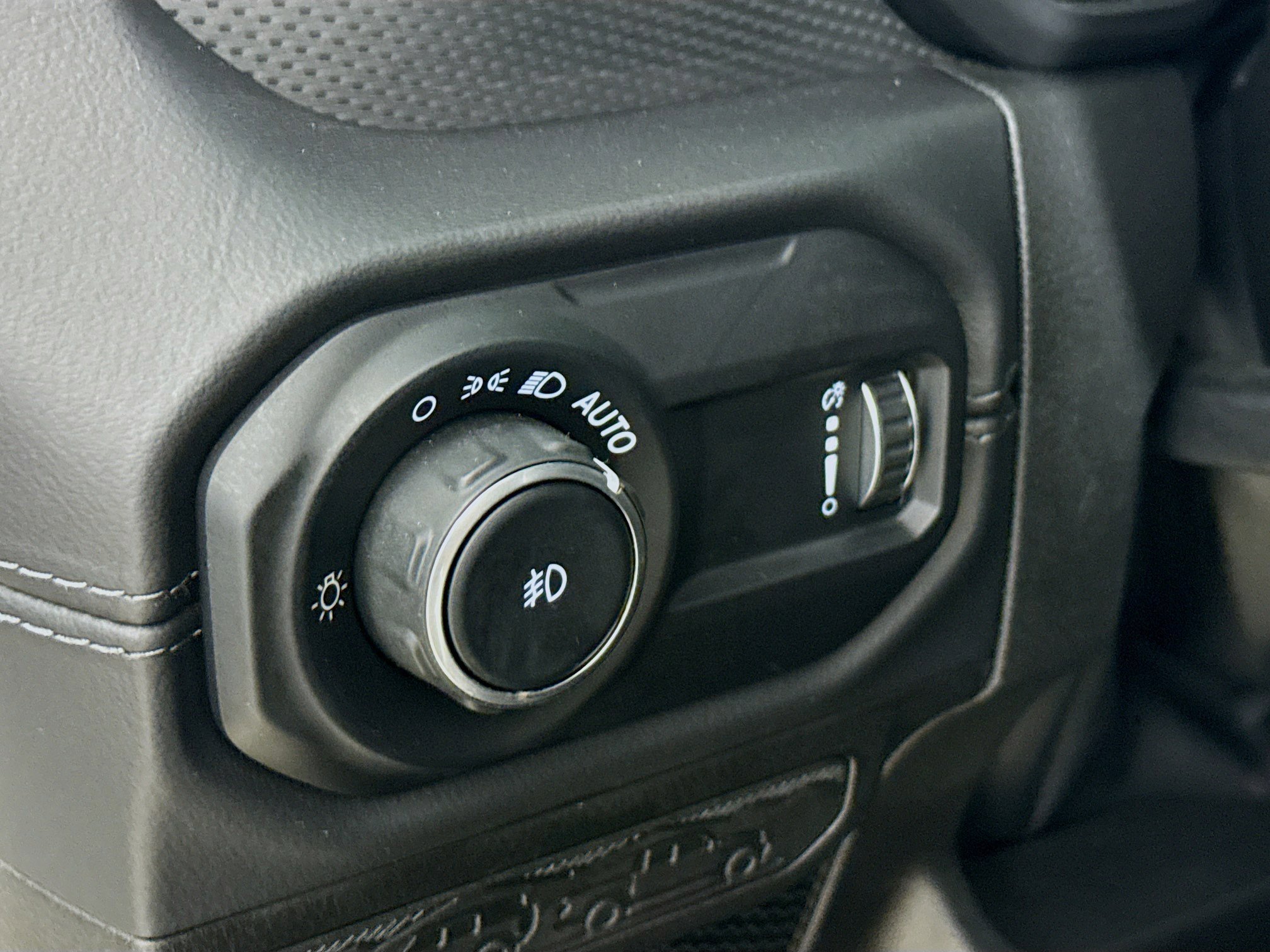 Used 2024 Jeep Wrangler Unlimited Rubicon image 9