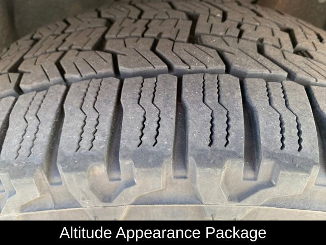 Used 2021 Jeep Grand Cherokee Laredo X image 11