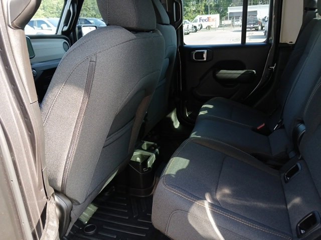 Used 2025 Jeep Gladiator Sport image 32