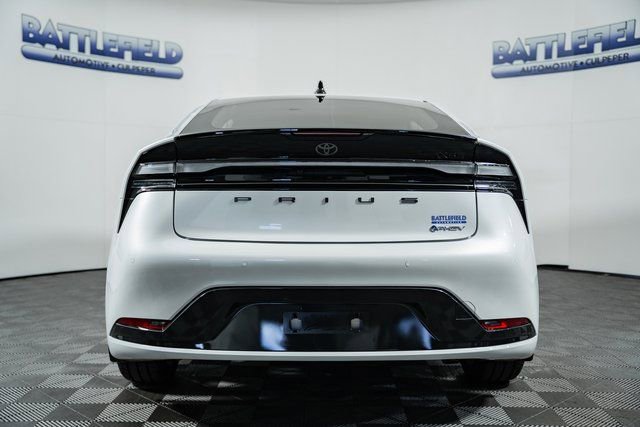 New 2026 Toyota Prius Plug-In Hybrid FWD image 5