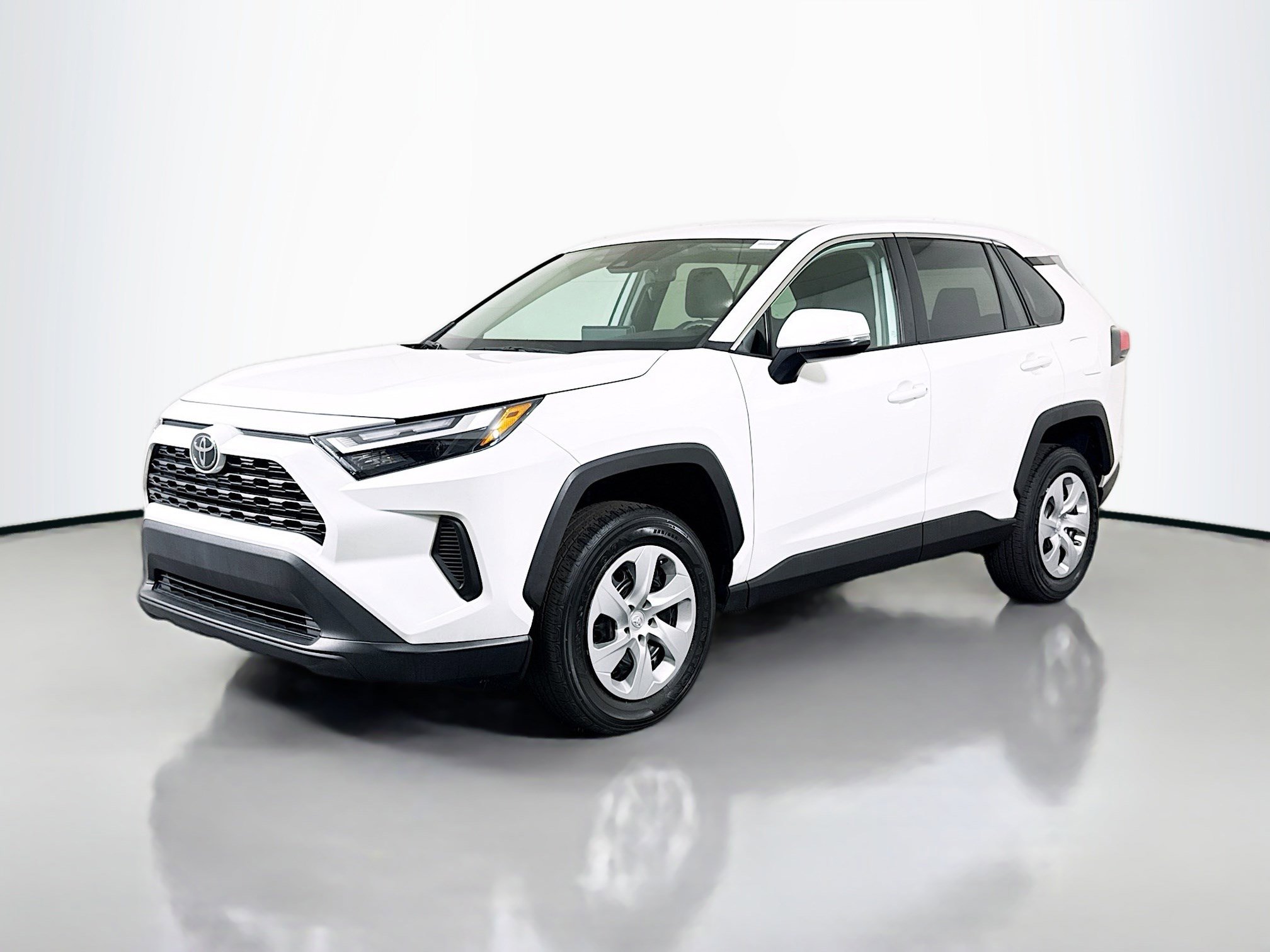 Used 2024 Toyota RAV4 LE image 4