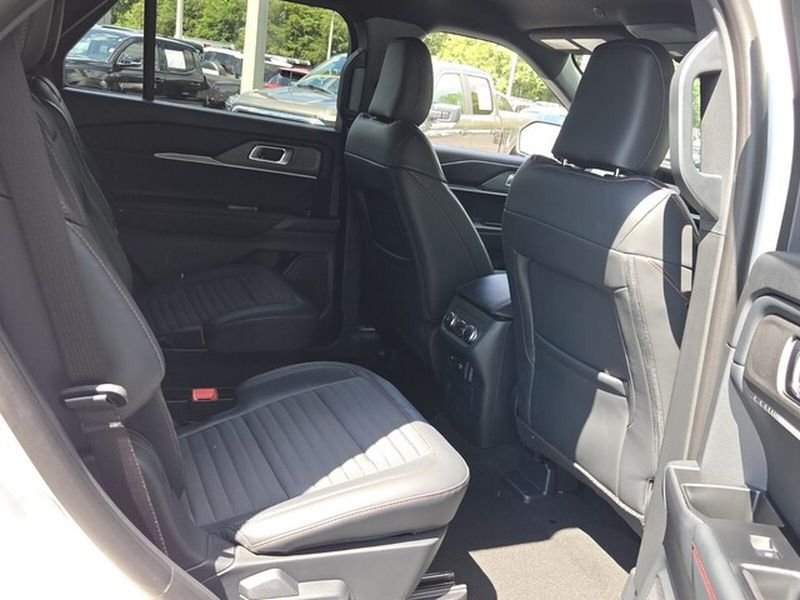 New 2027 Ford Explorer ST-Line w/ Premium Package RWD image 19