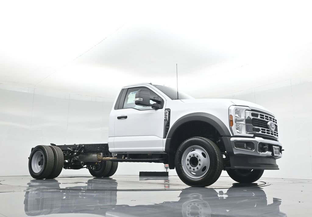 New 2025 Ford F550 XL image 3
