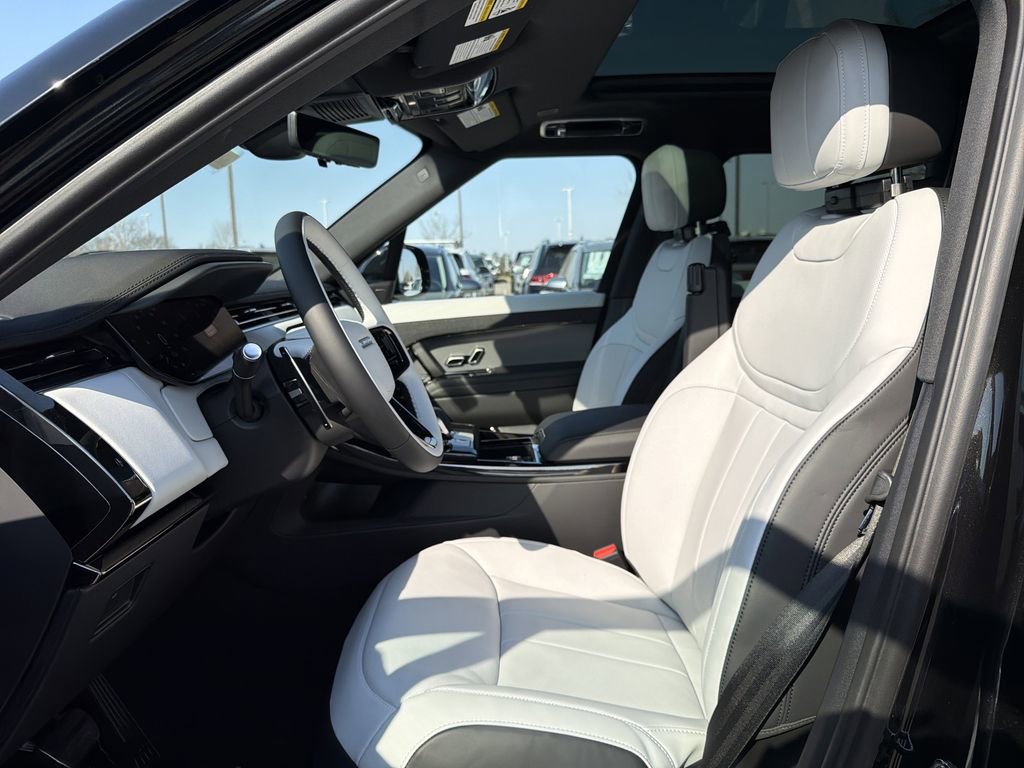 New 2026 Land Rover Range Rover Sport Dynamic SE AWD/4WD image 3