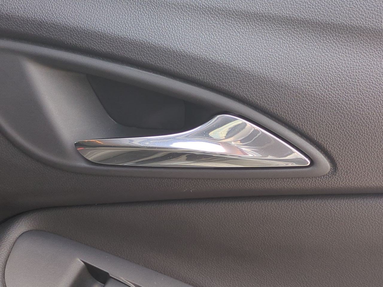 Used 2023 Buick Encore GX Select w/ Sport Touring Package FWD image 36