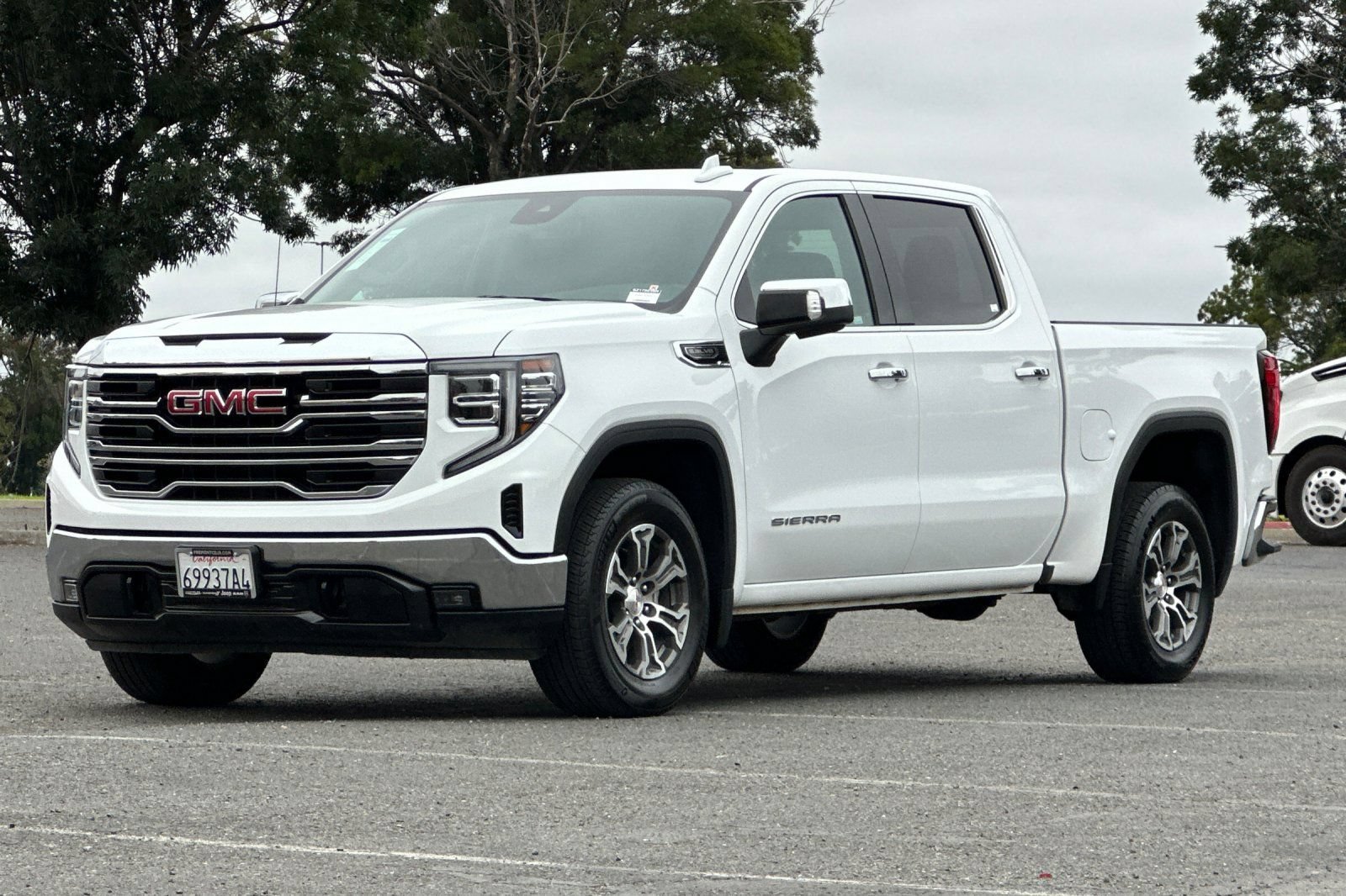 Used 2025 GMC Sierra 1500 SLT RWD image 7