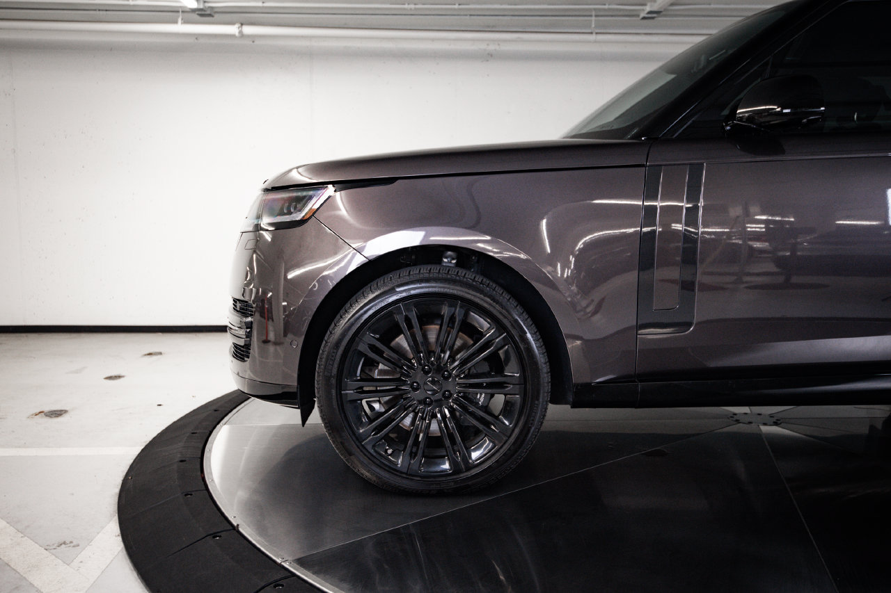 Used 2026 Land Rover Range Rover SE AWD/4WD image 11