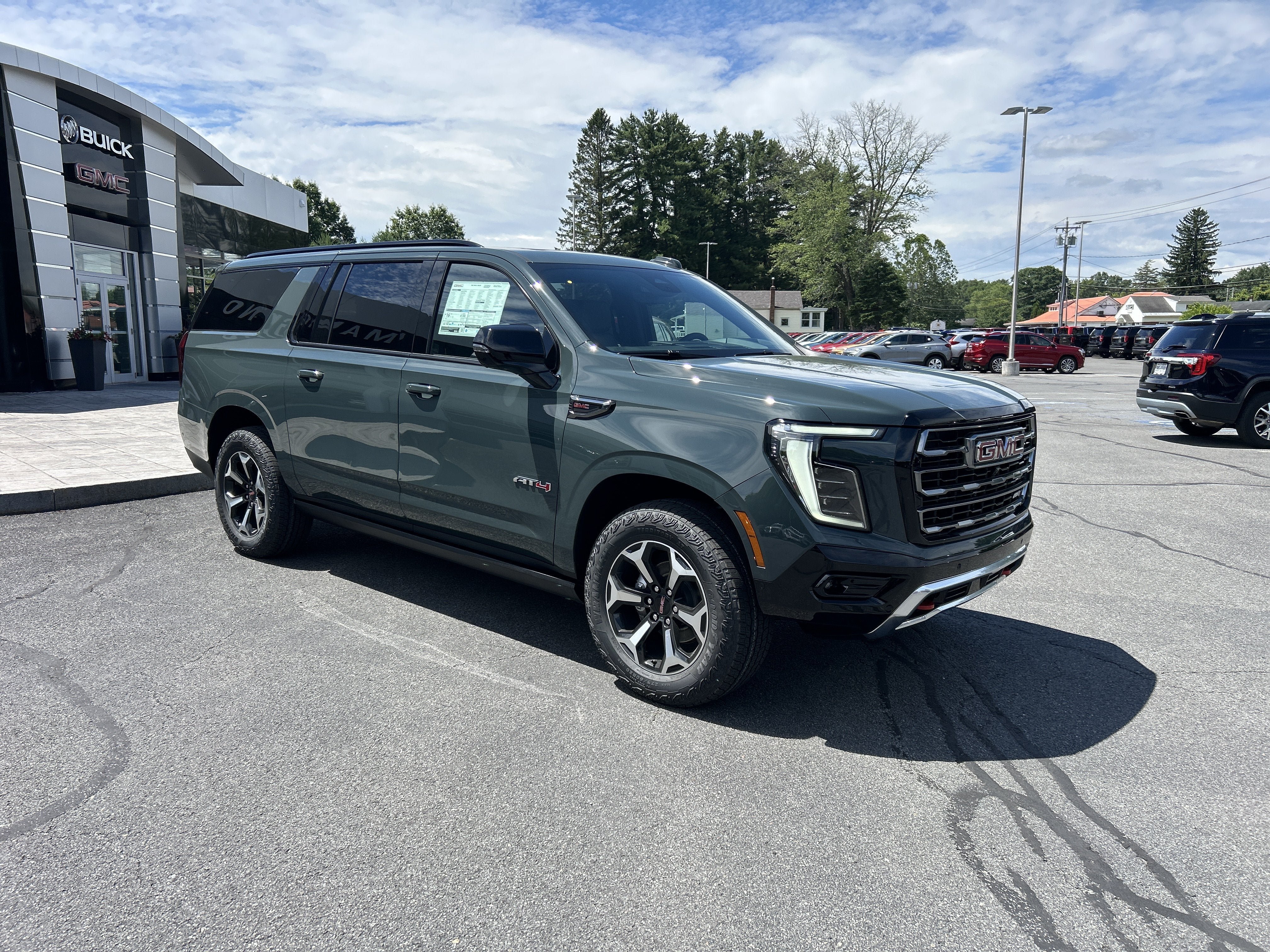 New 2026 GMC Yukon XL AT4 w/ AT4 Premium Plus Package AWD/4WD image 17