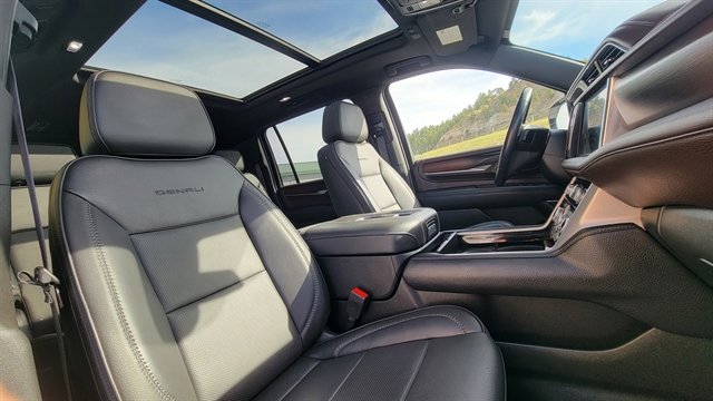 Used 2022 GMC Yukon XL Denali AWD/4WD image 55