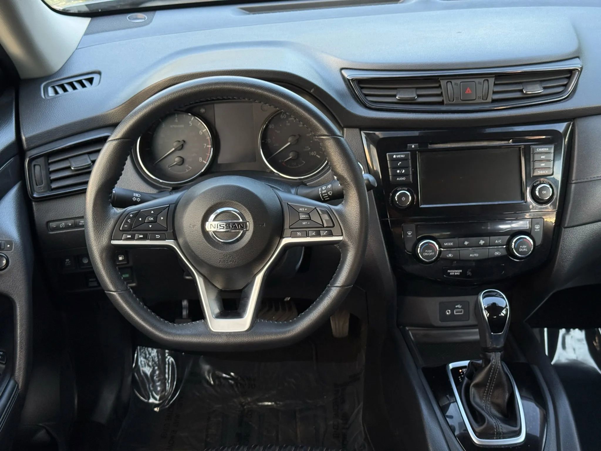 Used 2020 Nissan Rogue SV image 32