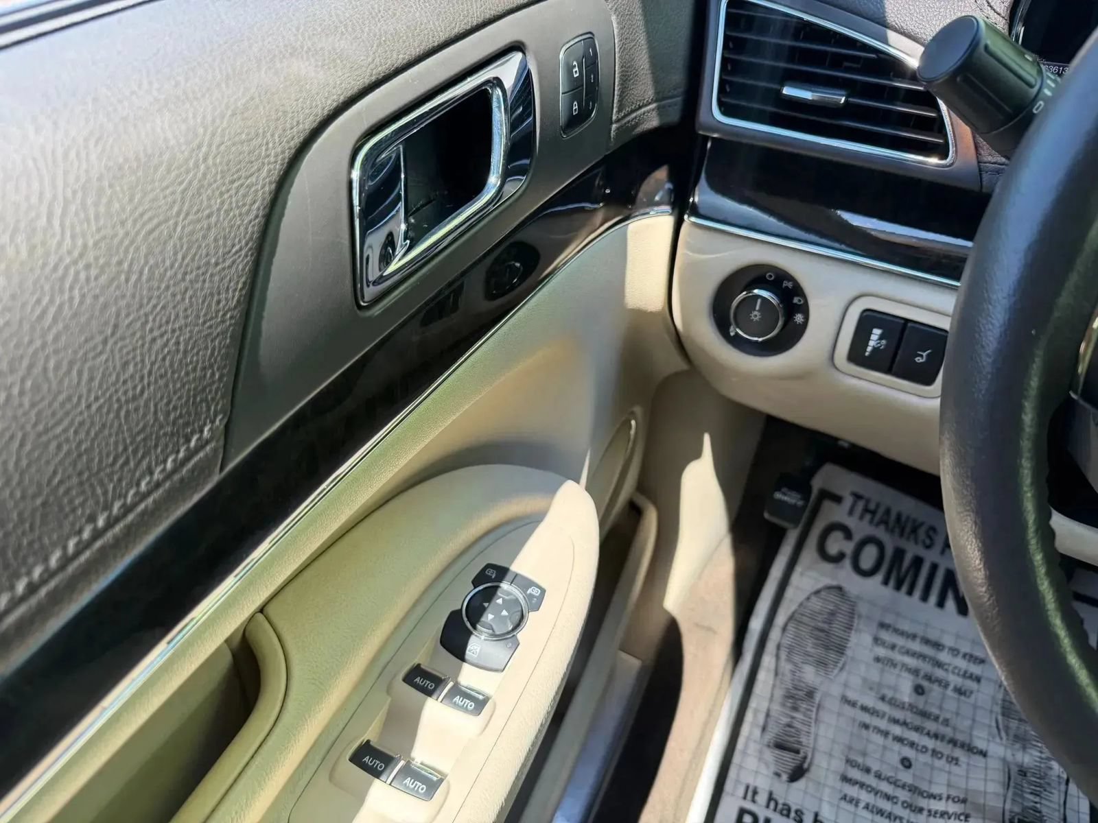 Used 2017 Lincoln MKT AWD image 28