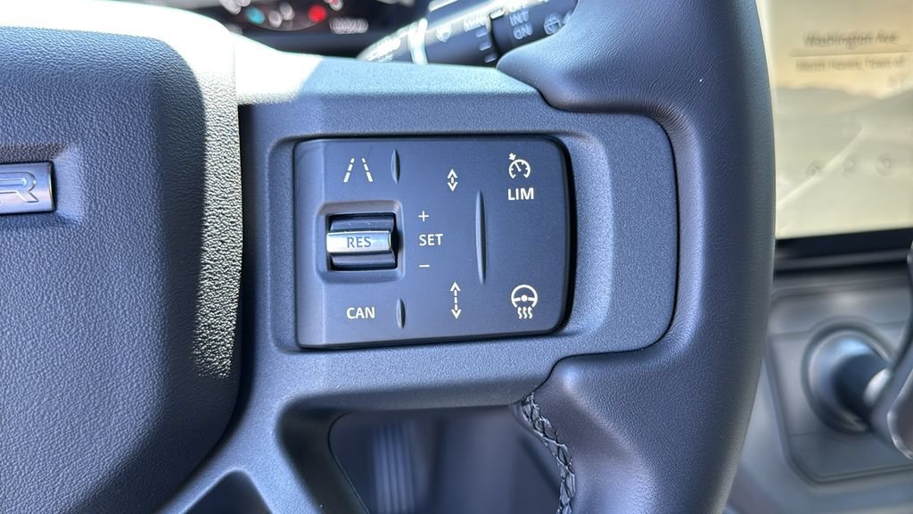 New 2026 Land Rover Defender 90 X-Dynamic SE AWD/4WD image 14