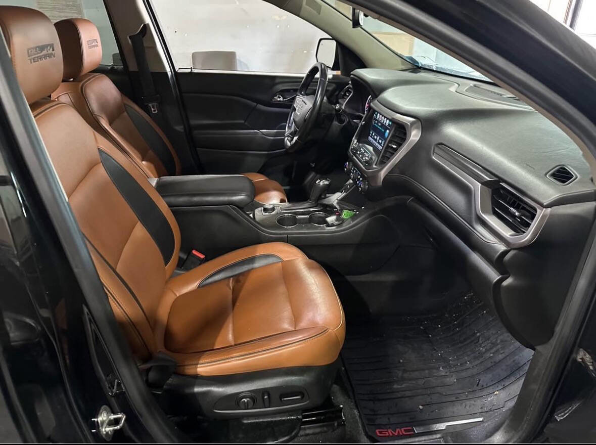 Used 2018 GMC Acadia SLT w/ LPO, Protection Package image 12