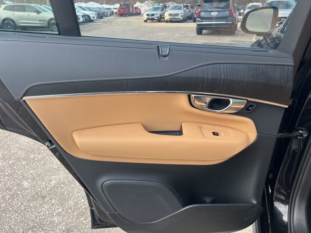 Certified 2025 Volvo XC90 B6 Ultra image 24