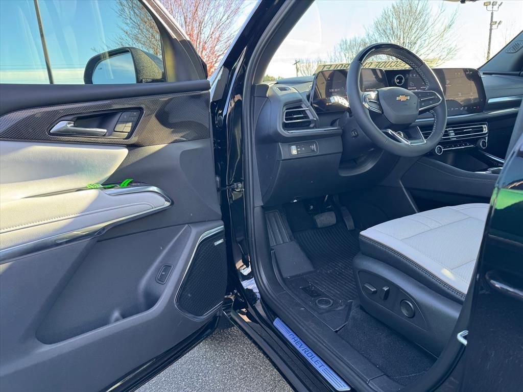 New 2026 Chevrolet Traverse High Country w/ LPO, Floor Liner Package FWD image 13