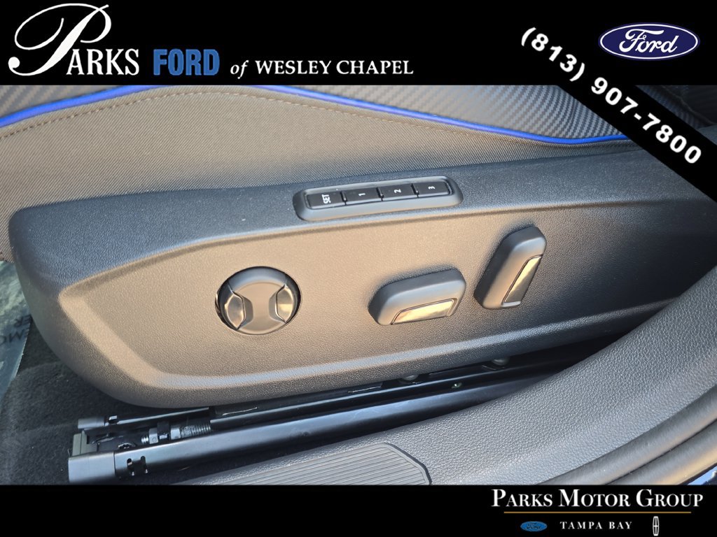 Used 2023 Volkswagen Golf 20th Anniversary Edition AWD/4WD image 19