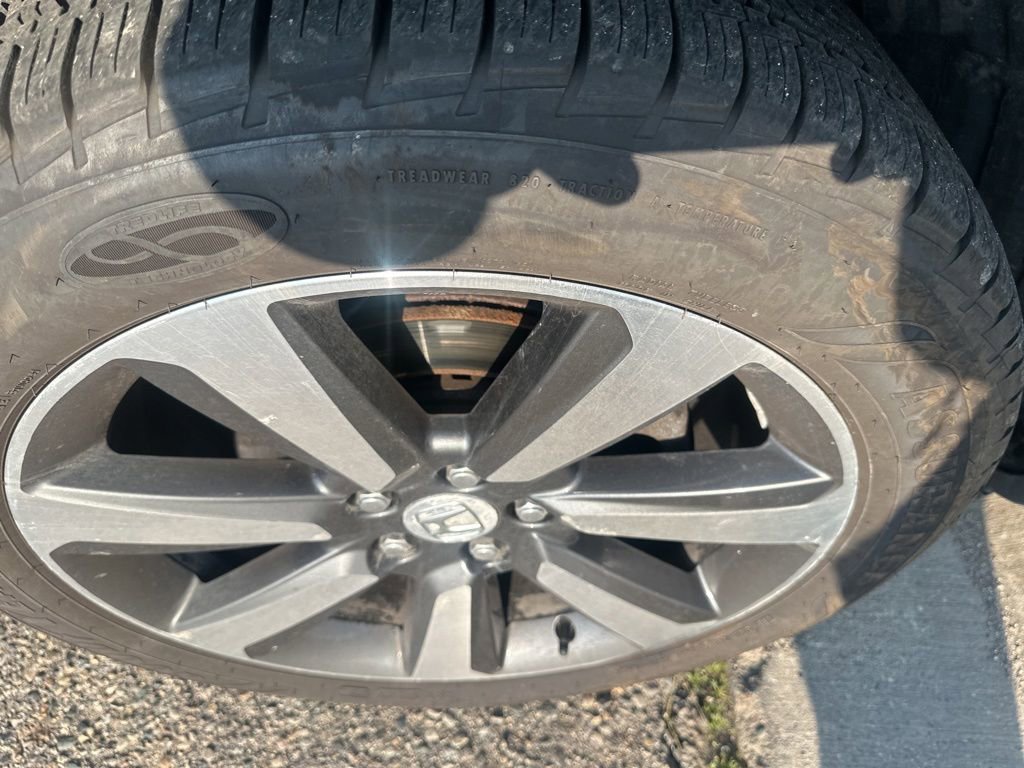 Used 2017 Honda Pilot Touring image 3