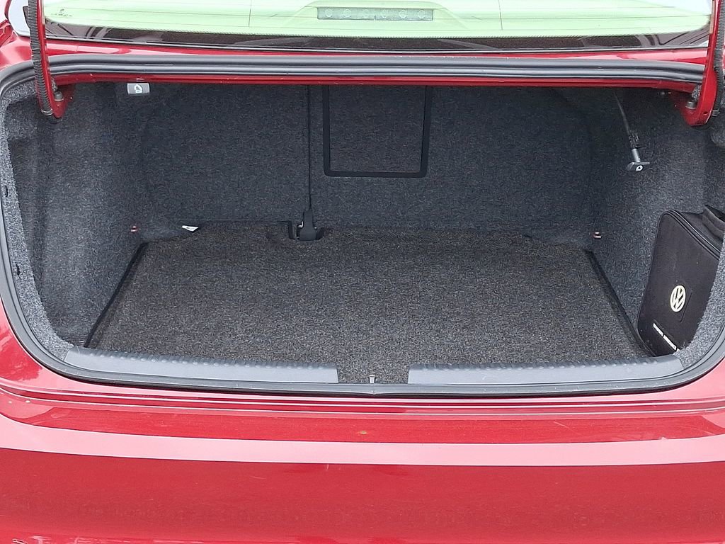 Used 2017 Volkswagen Jetta SE image 28