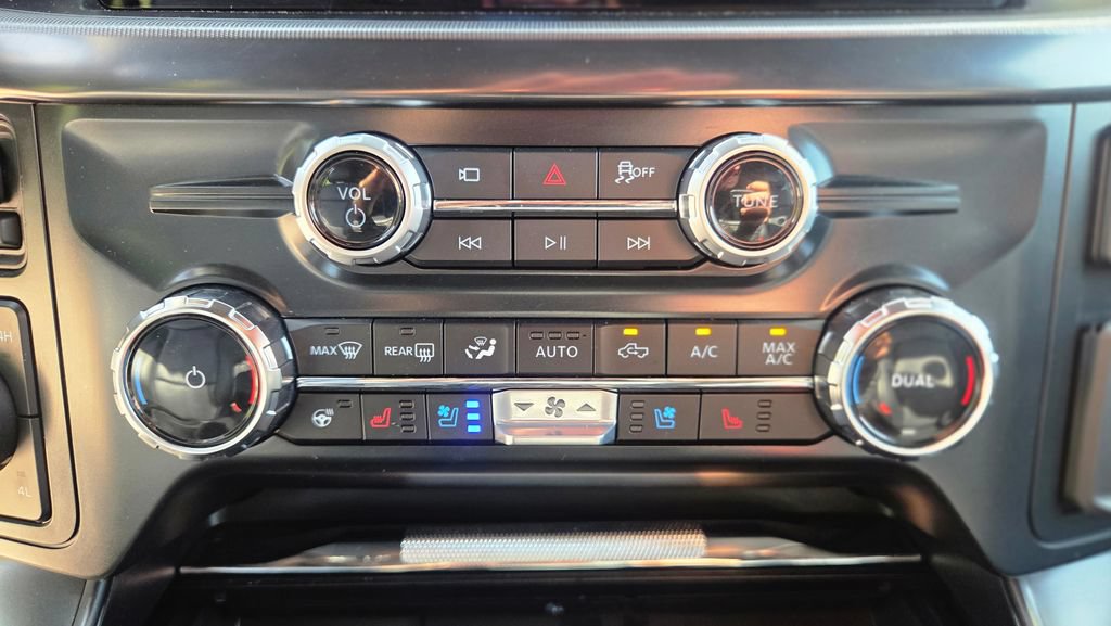 Used 2025 Ford F150 Lariat w/ Equipment Group 502A High AWD/4WD image 28