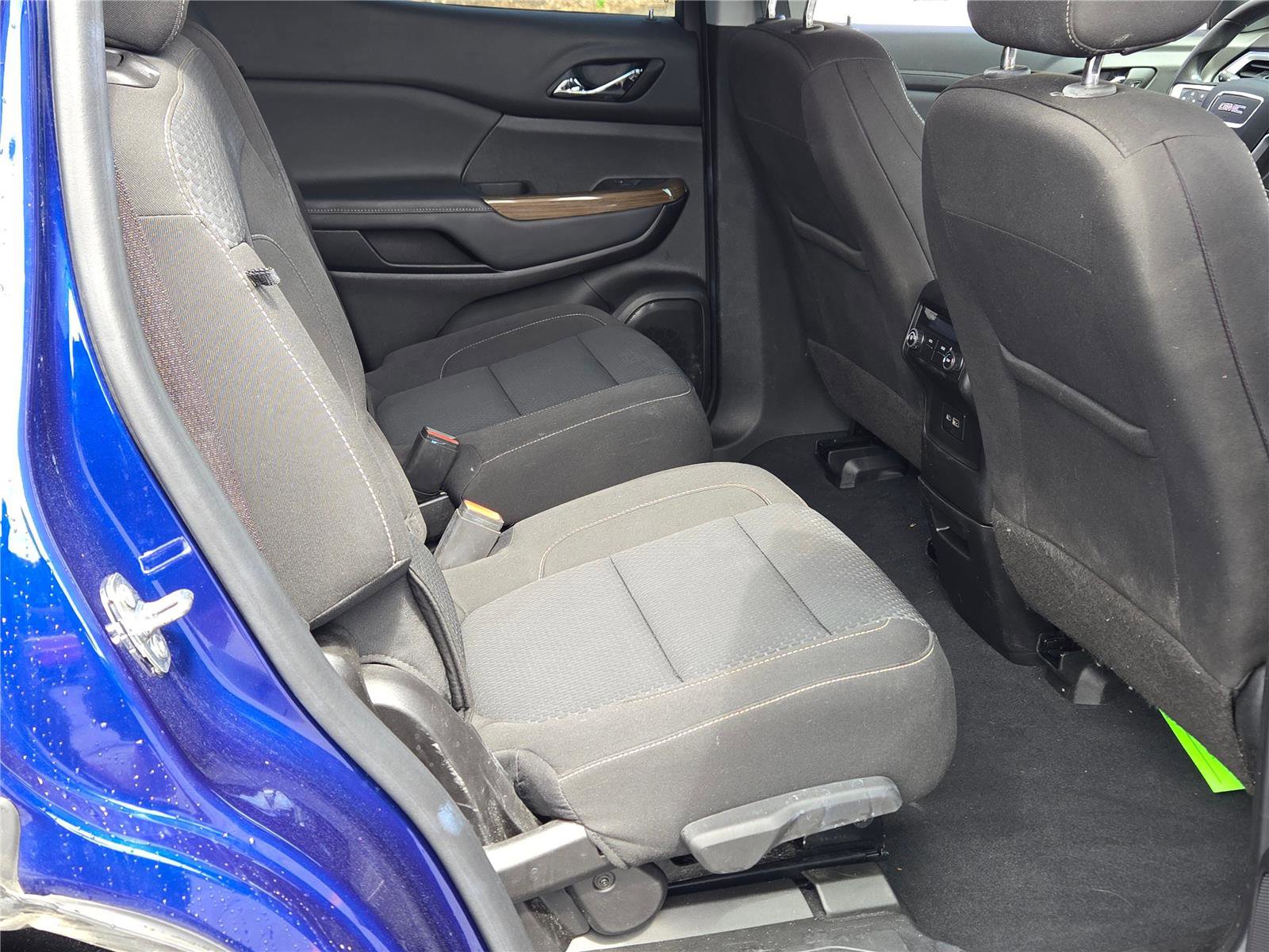 Used 2023 GMC Acadia SLE AWD/4WD image 7