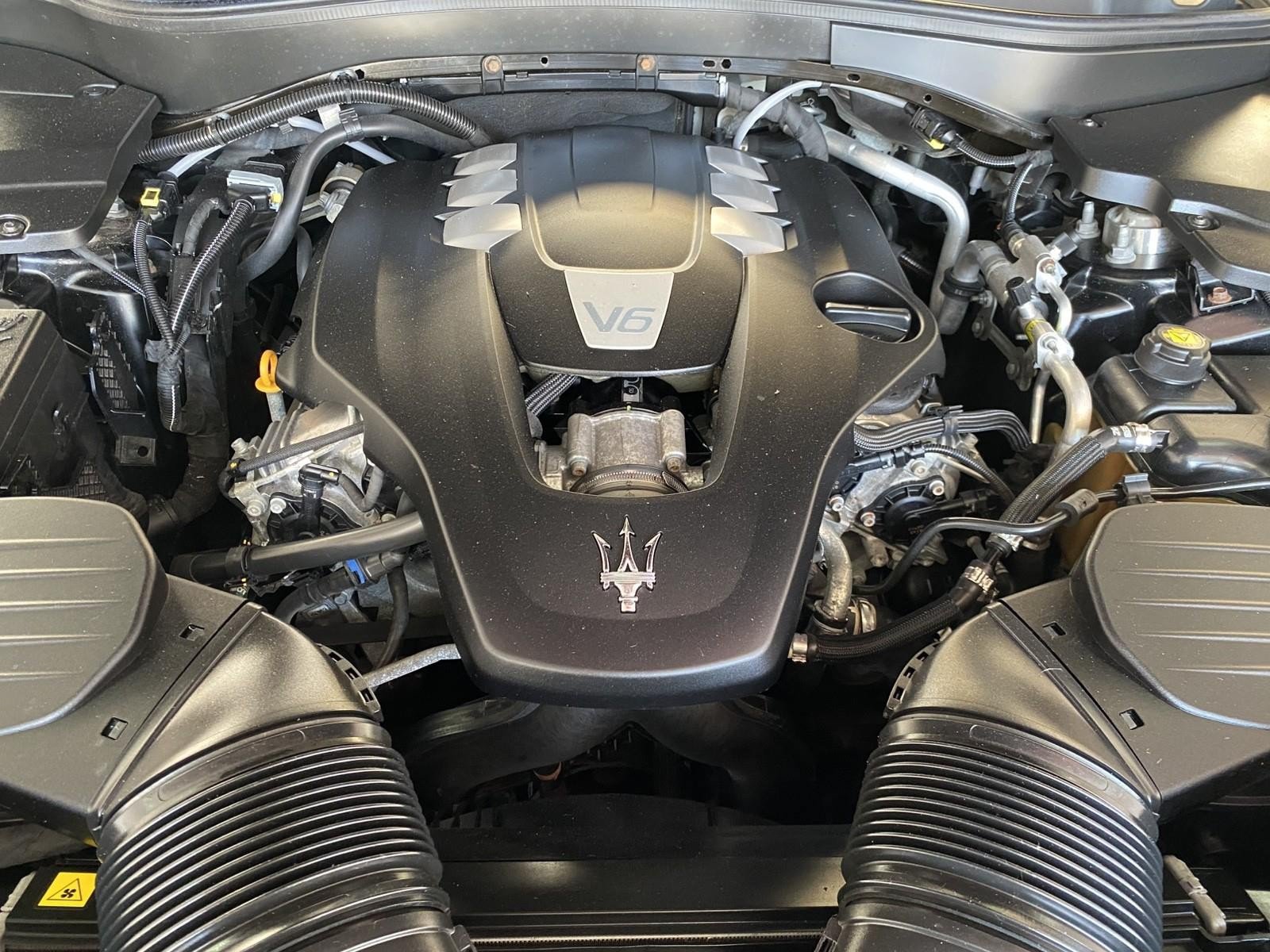 Used 2019 Maserati Levante AWD/4WD image 21