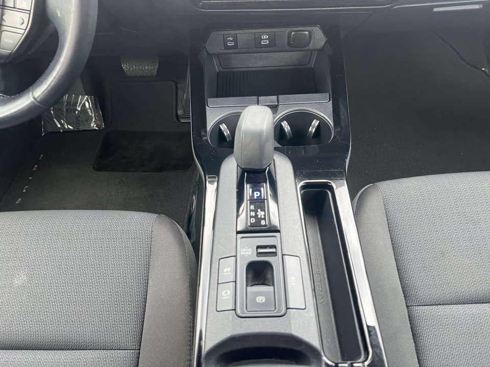 Used 2025 Toyota Prius LE FWD image 20