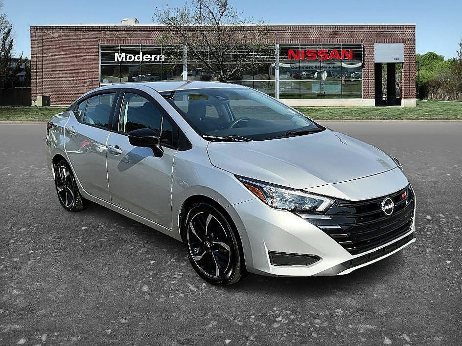 Certified 2024 Nissan Versa SR FWD image 5