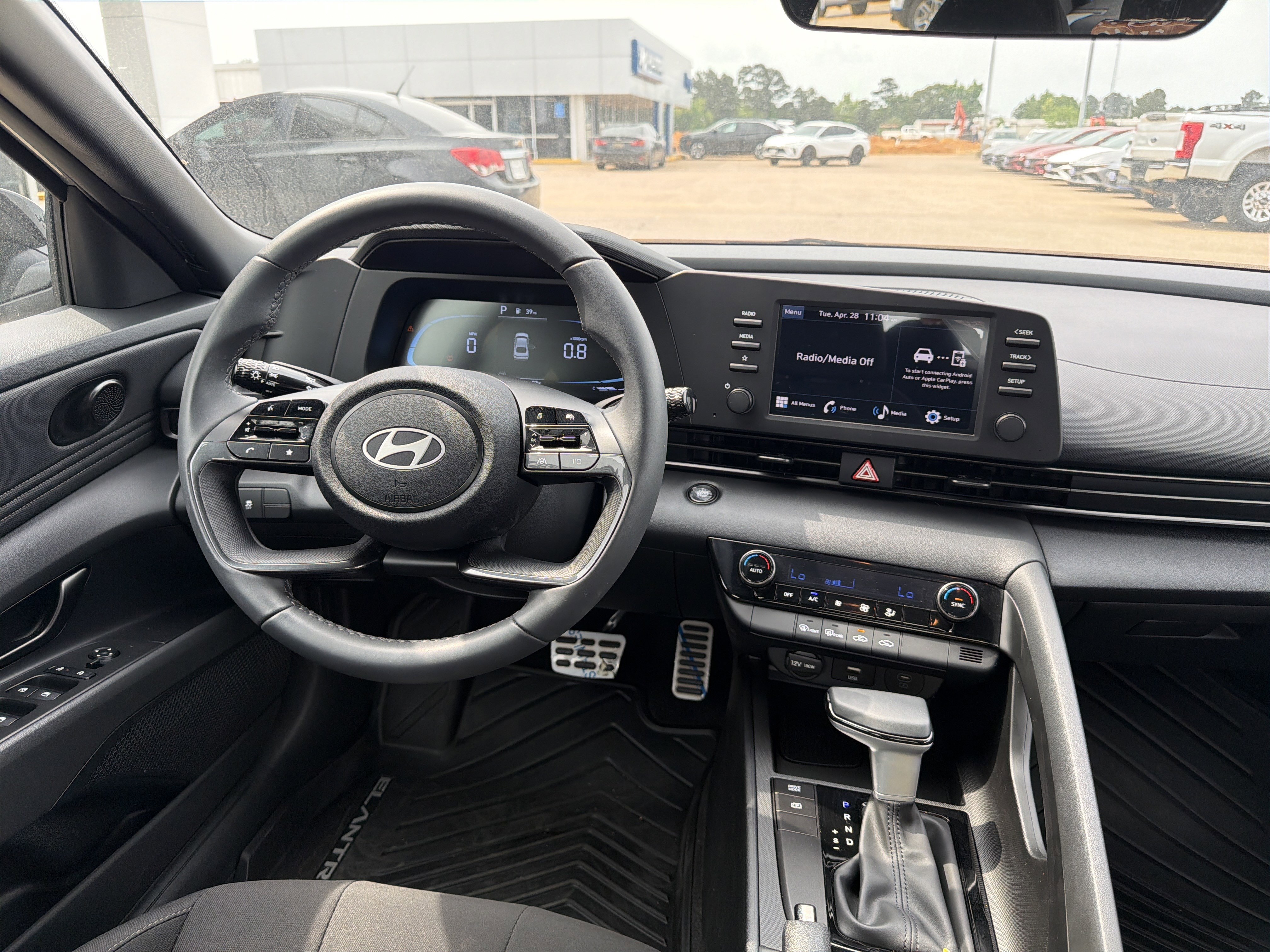 Used 2025 Hyundai Elantra Sport FWD image 10
