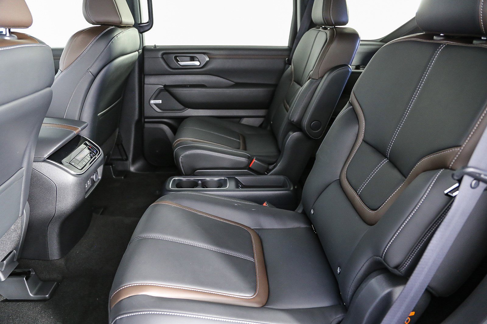 New 2025 Nissan Armada SL w/ Captain's Chari Seat Package image 22