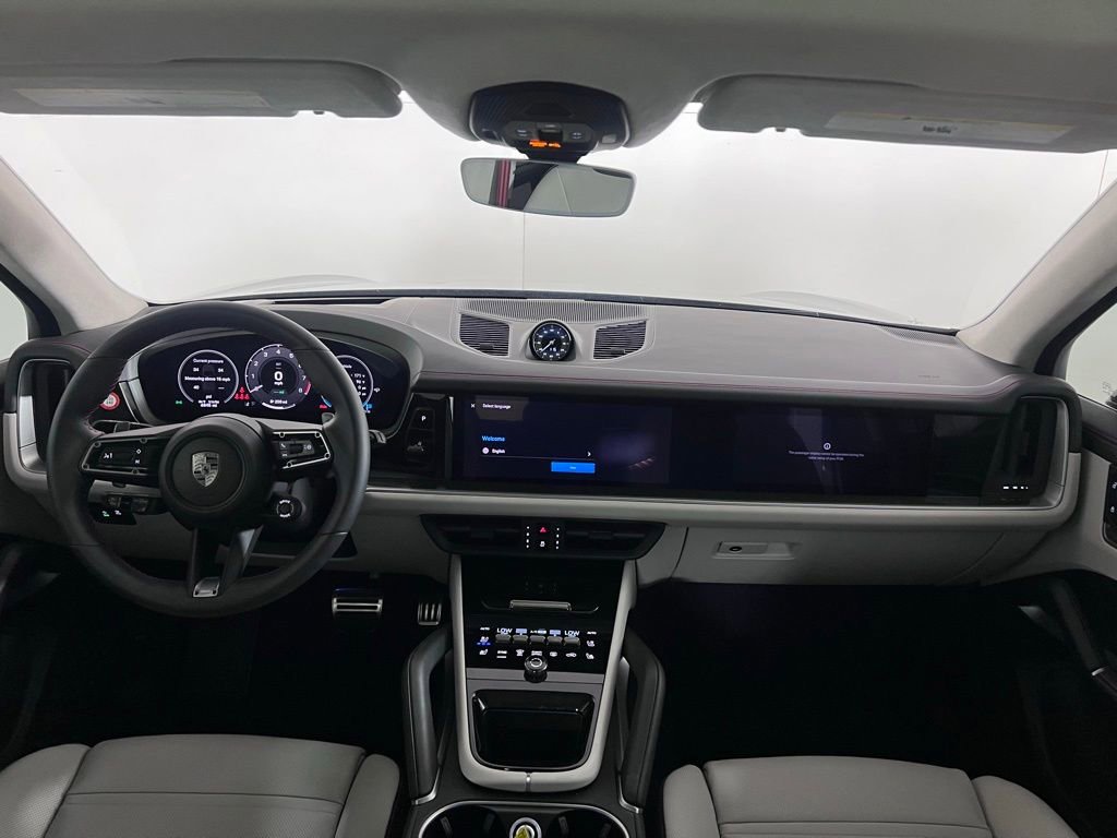 Certified 2025 Porsche Cayenne Turbo AWD/4WD image 21