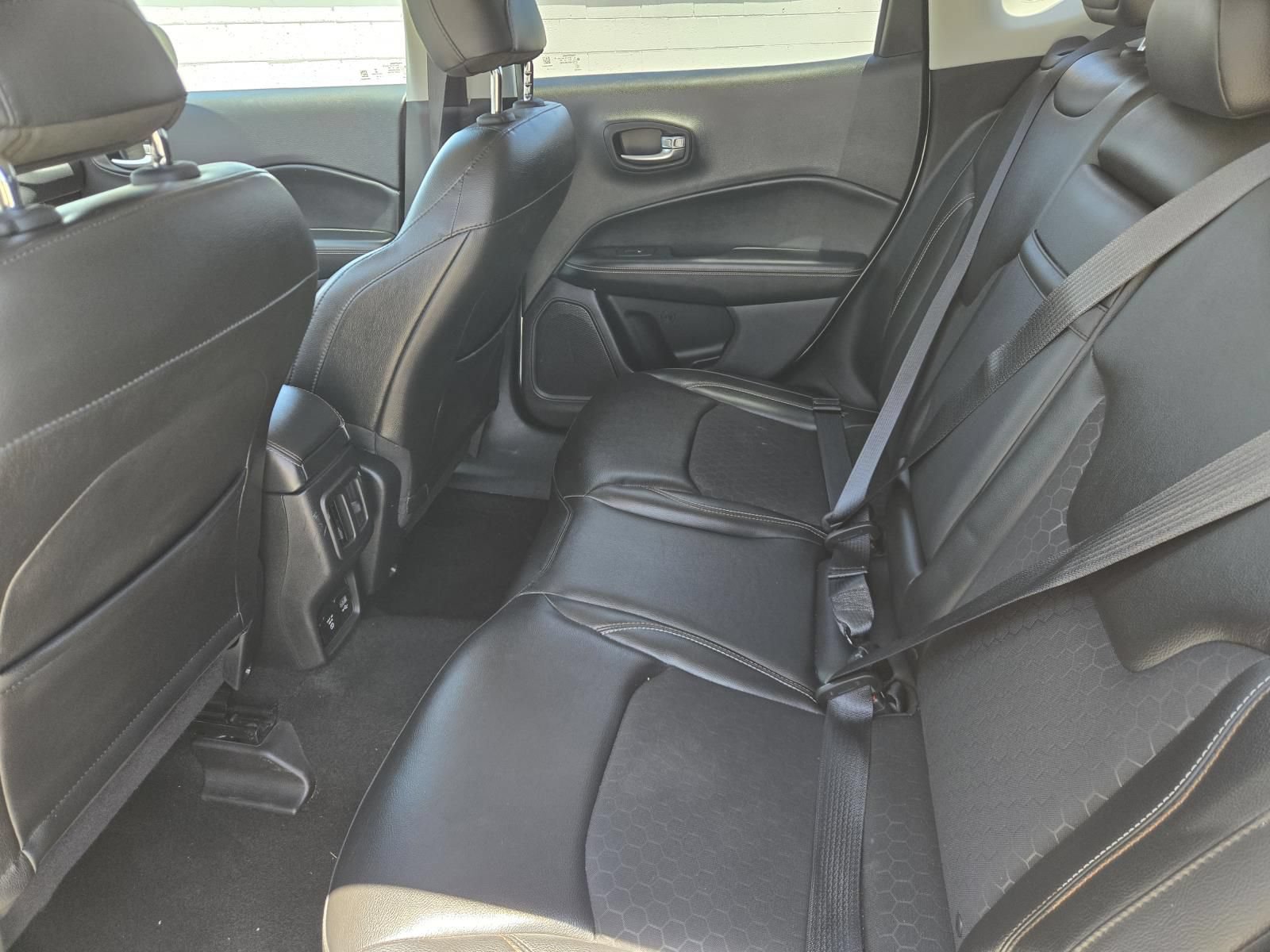 Used 2018 Jeep Compass Latitude w/ Popular Equipment Group FWD image 27