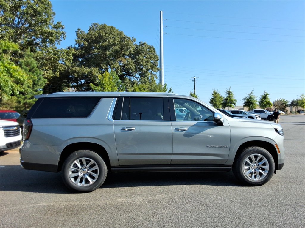 New 2026 Chevrolet Suburban Premier image 4