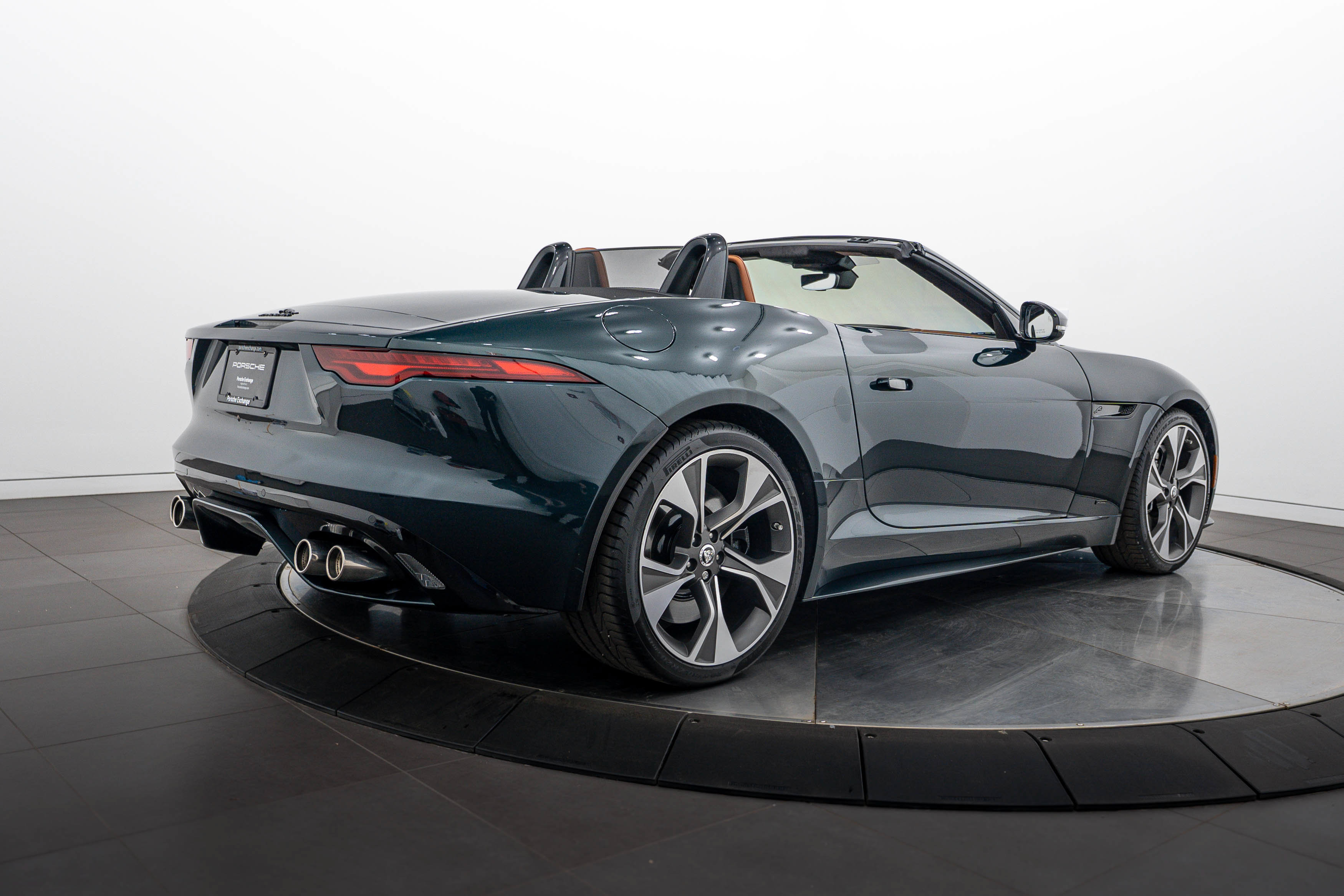 Used 2024 Jaguar F-TYPE Convertible AWD image 7