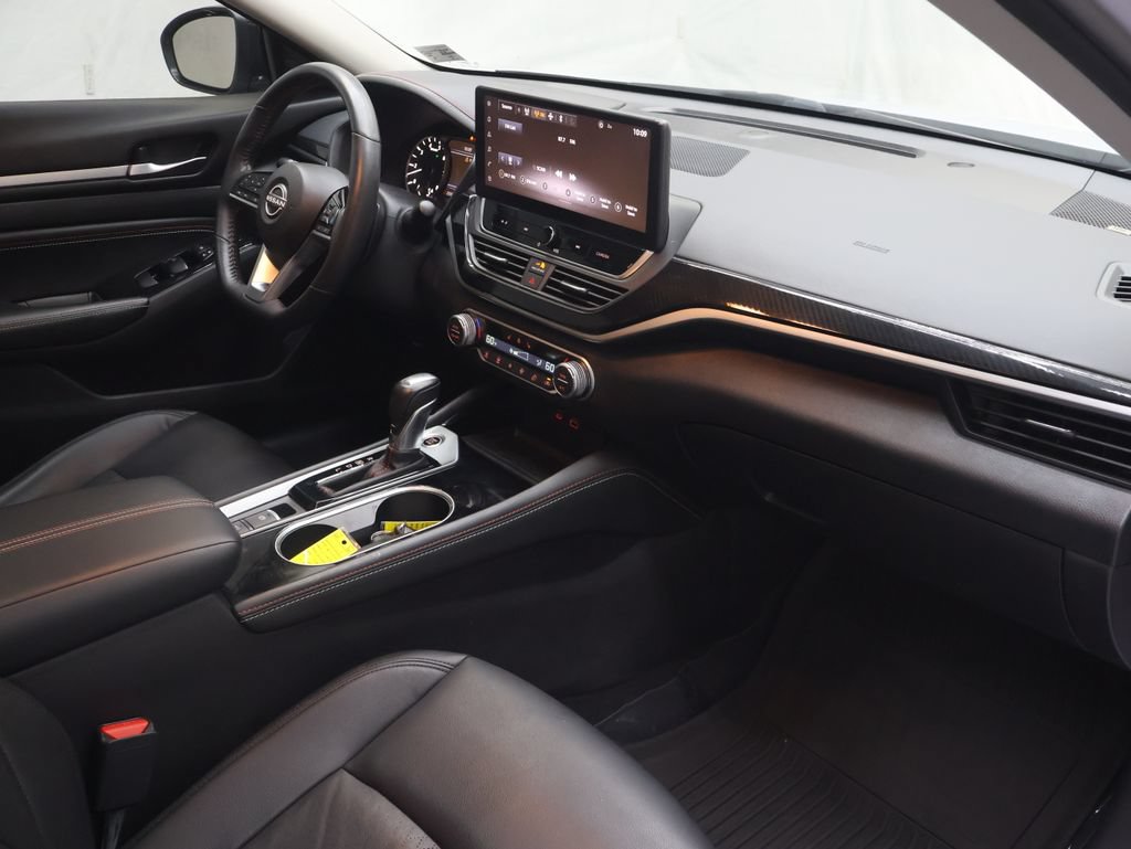 Used 2023 Nissan Altima 2.0 SR FWD image 10