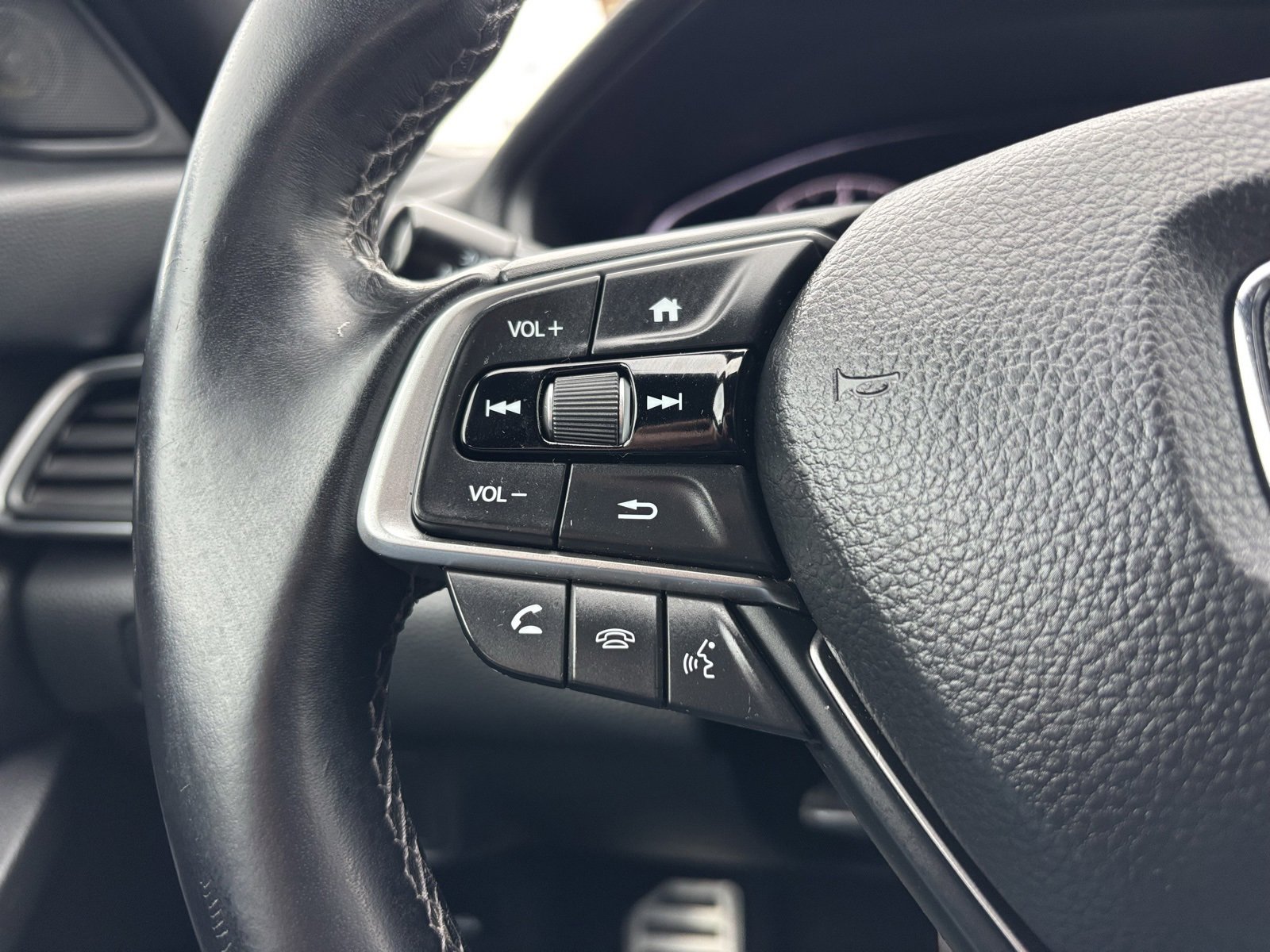 Used 2018 Honda Accord Sport image 24