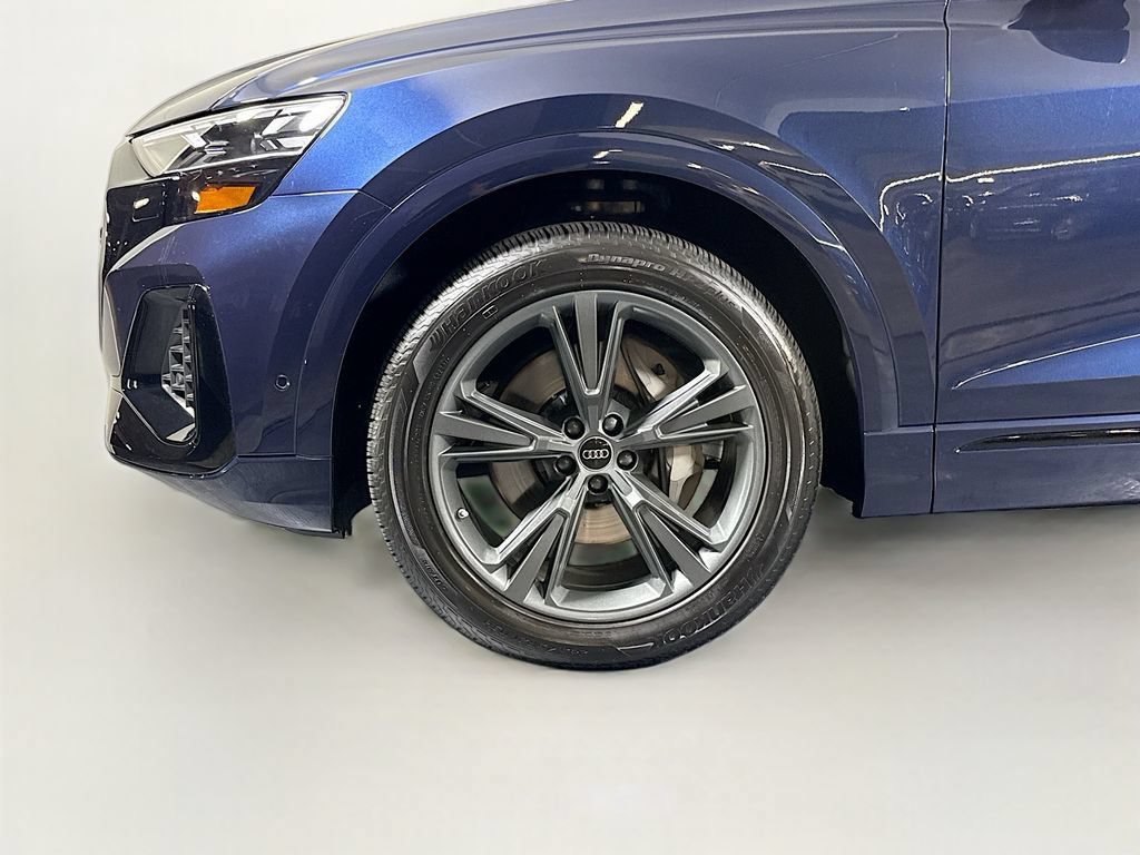 Used 2026 Audi Q8 Premium w/ Convenience Plus Package AWD/4WD image 24