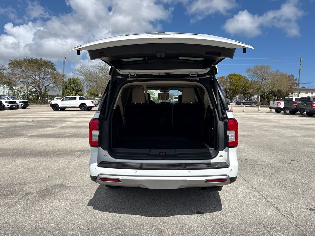 Used 2024 Ford Expedition Max XLT image 30